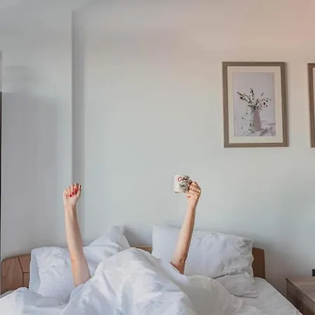 Cicmilovic P63, Milmari Resort,