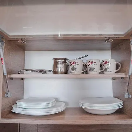 Cicmilovic P63, Milmari Resort, アパート *